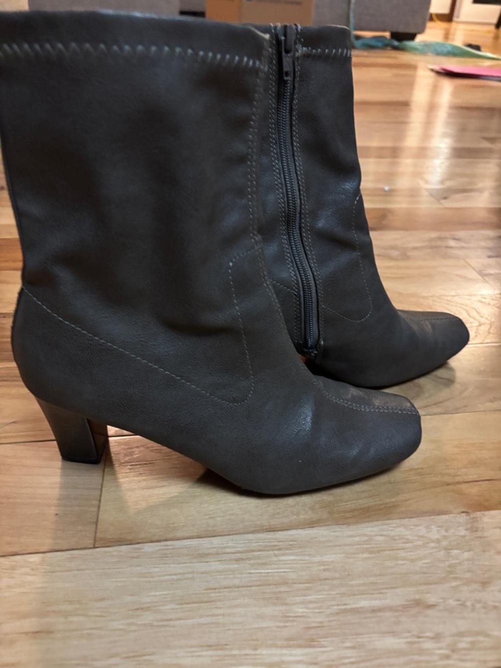 AEROSOLES Dark Gray Stretch Ankle Booties